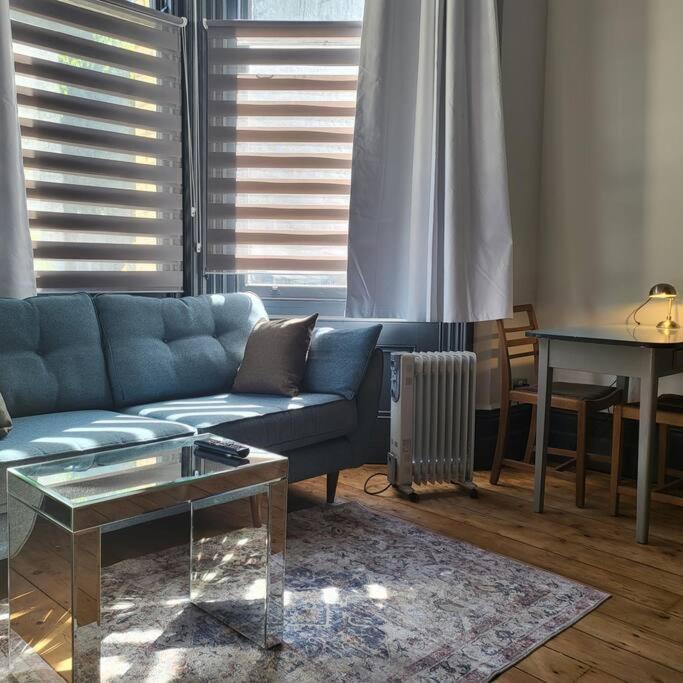 21 Mini Loft Apartment - Great Location - Comfy King Size Bed برايتون المظهر الخارجي الصورة