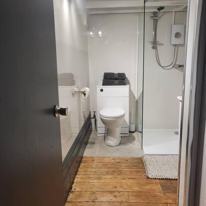 21 Mini Loft Apartment - Great Location - Comfy King Size Bed برايتون المظهر الخارجي الصورة