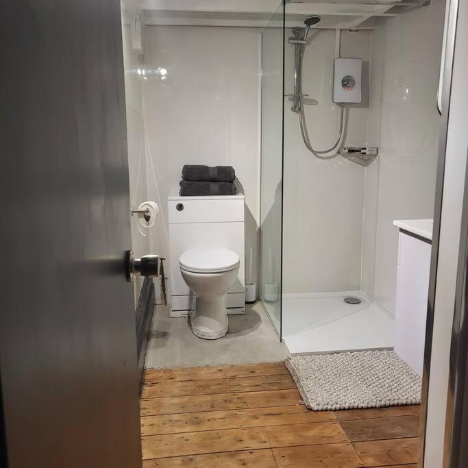 21 Mini Loft Apartment - Great Location - Comfy King Size Bed برايتون المظهر الخارجي الصورة