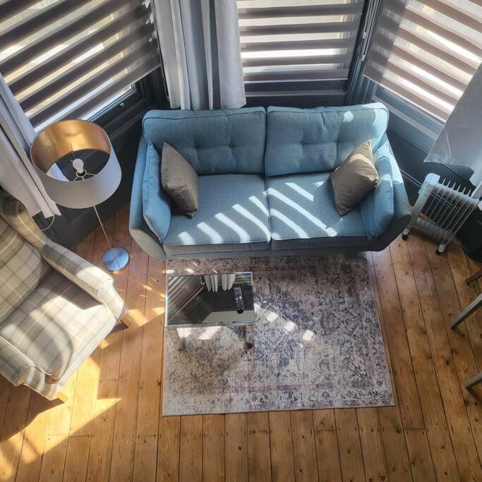21 Mini Loft Apartment - Great Location - Comfy King Size Bed برايتون المظهر الخارجي الصورة