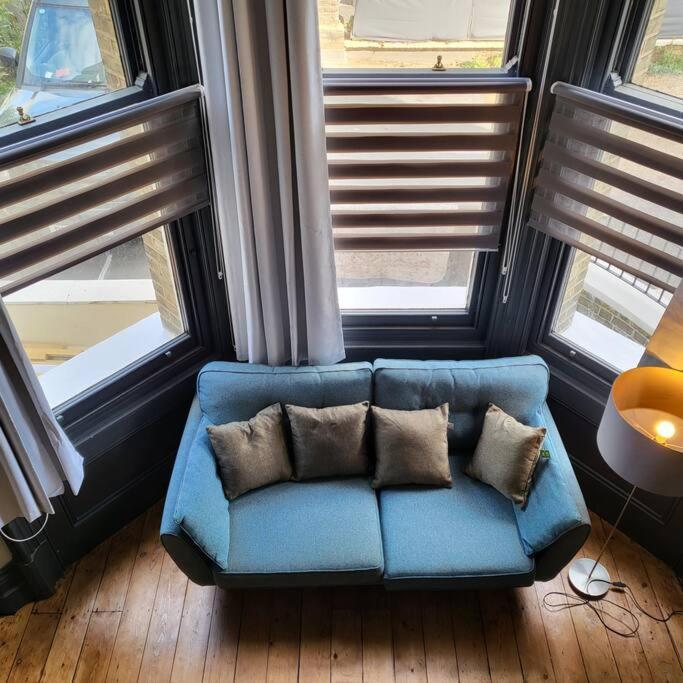 21 Mini Loft Apartment - Great Location - Comfy King Size Bed برايتون المظهر الخارجي الصورة