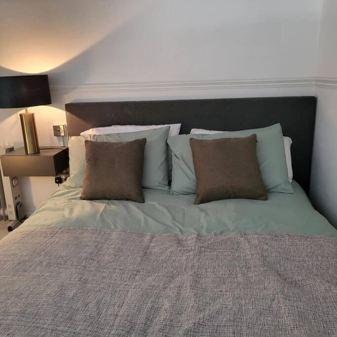 21 Mini Loft Apartment - Great Location - Comfy King Size Bed برايتون المظهر الخارجي الصورة