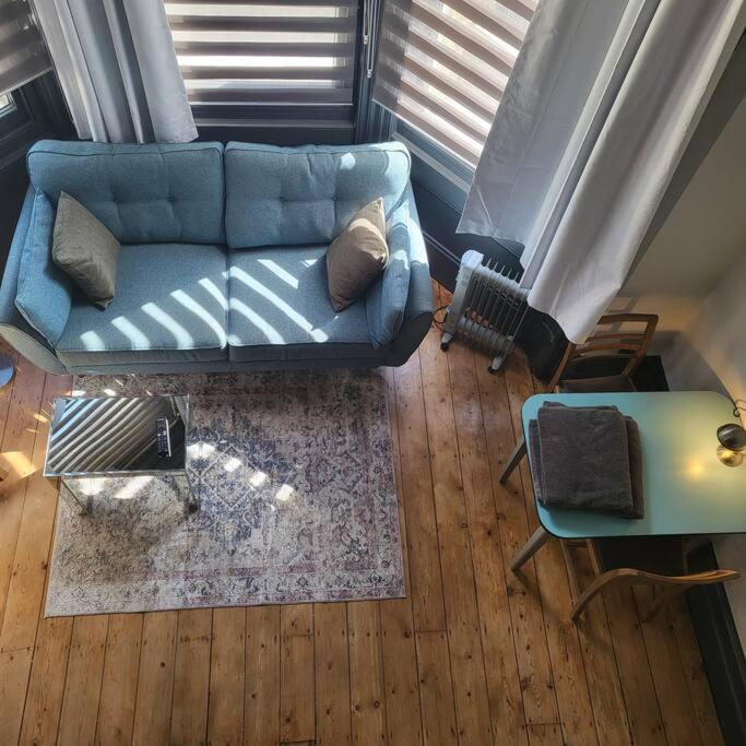 21 Mini Loft Apartment - Great Location - Comfy King Size Bed برايتون المظهر الخارجي الصورة